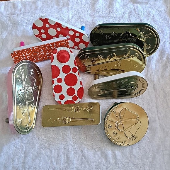 Lot of 9 Vintage Noisemakers - Picture 1 of 6